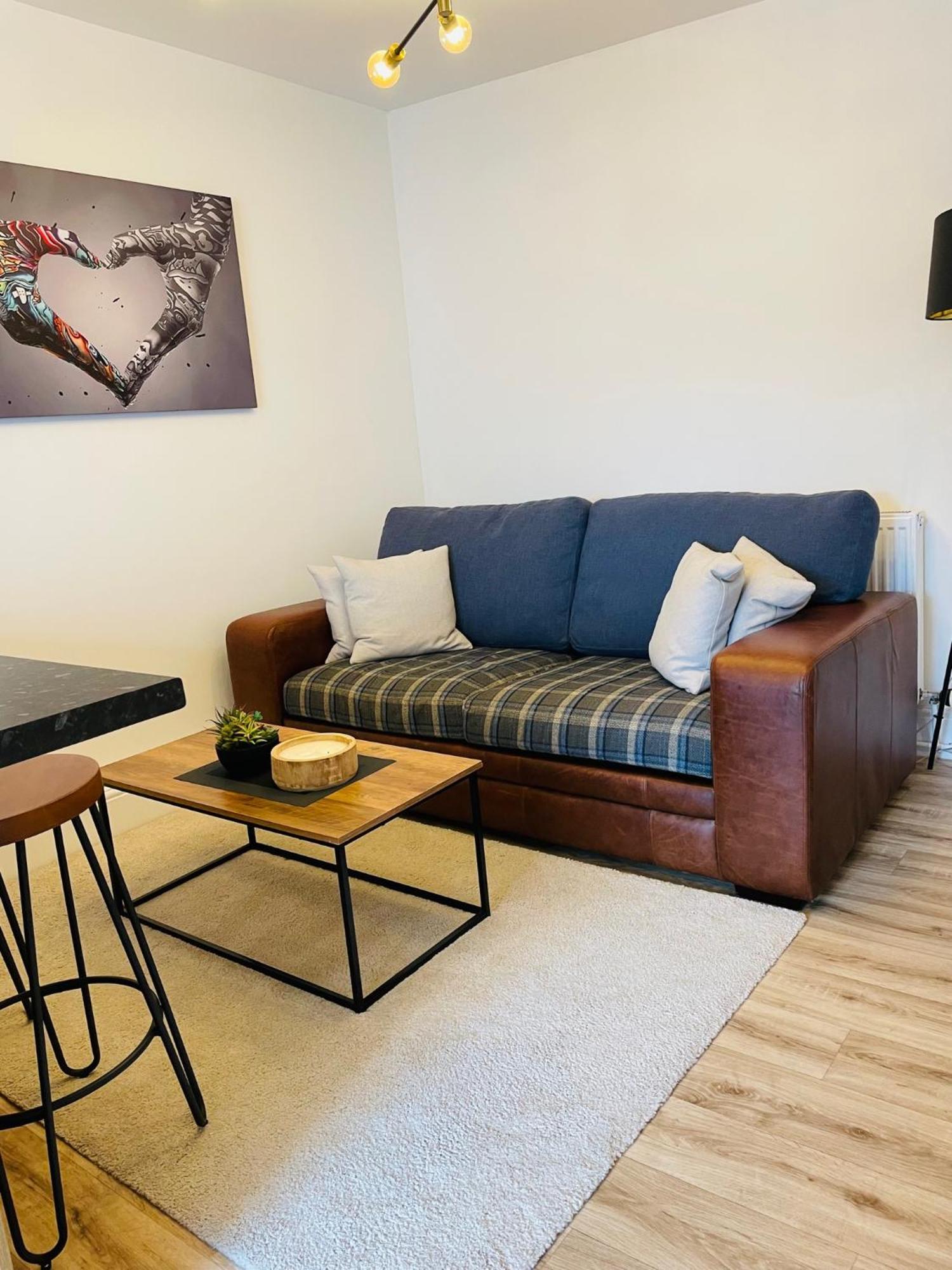 Flat 1 Apartment
